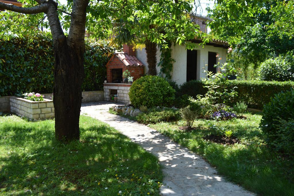Apartment Bozac 로비니 외부 사진
